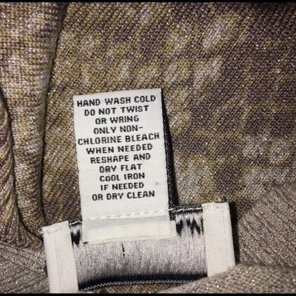 Carmen Marc Valvo Metallic Animal Print Sweater Small EUC - Picture 9 of 9